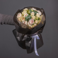 Букет Вайт Охара с кустовой розой