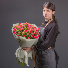 Букет из 19 Кустовых Роз