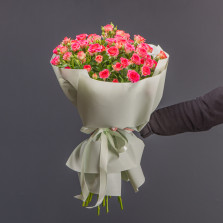 Букет из 19 Кустовых Роз